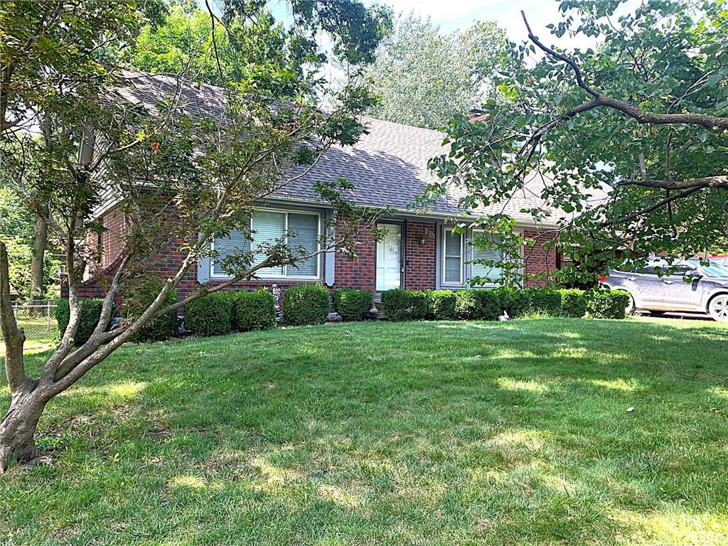 1705 NW Willow Circle Property Photo 1