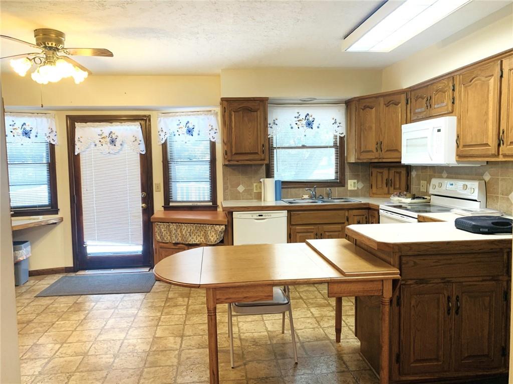 1705 Nw Willow Circle Property Photo 3