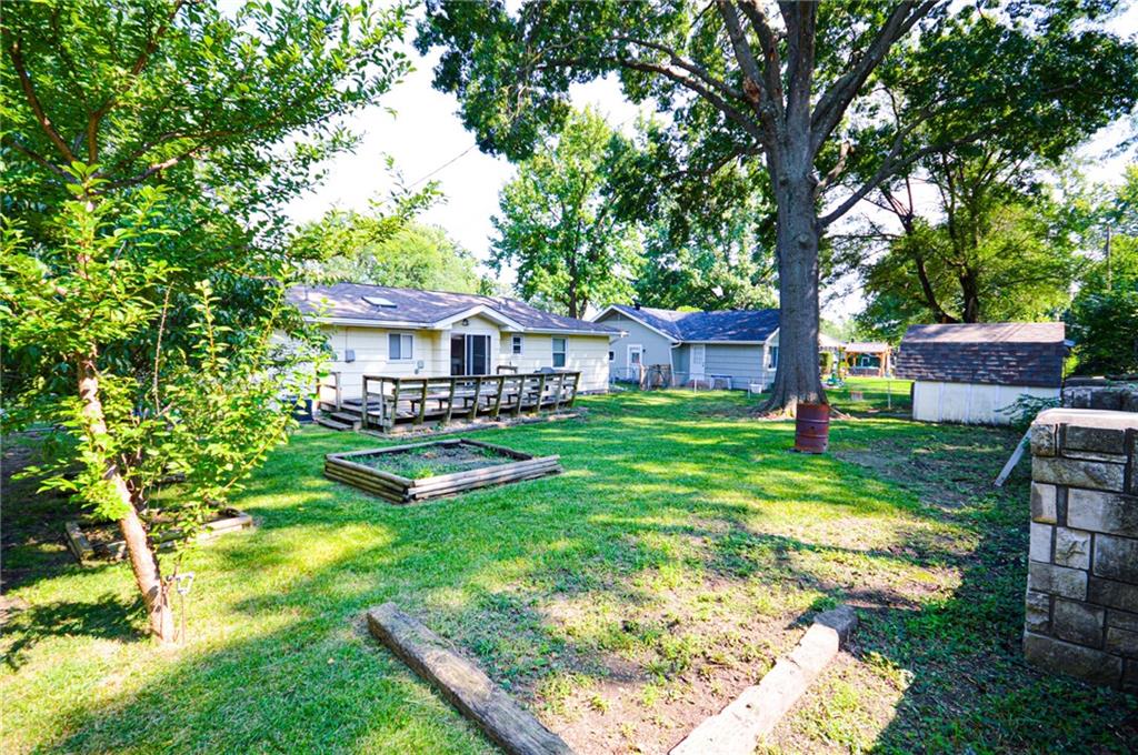 5238 N Wayne Avenue Property Photo 3