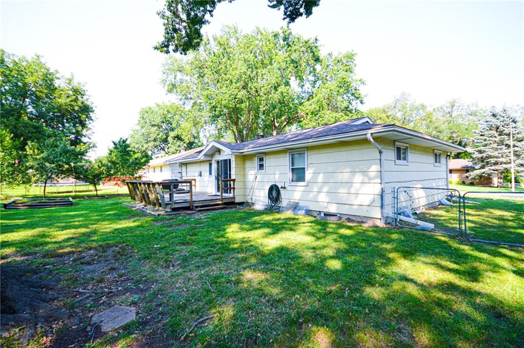 5238 N Wayne Avenue Property Photo 6