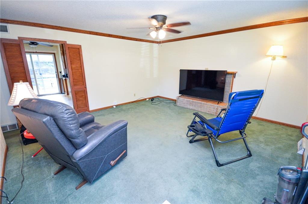 5238 N Wayne Avenue Property Photo 10