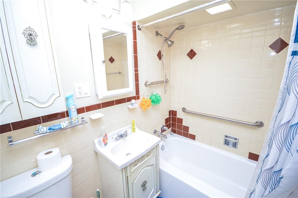 5238 N Wayne Avenue Property Photo 17