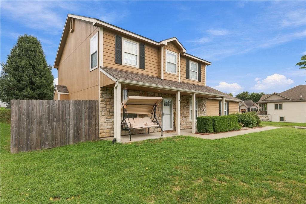 1526 Maple Street Property Photo 3
