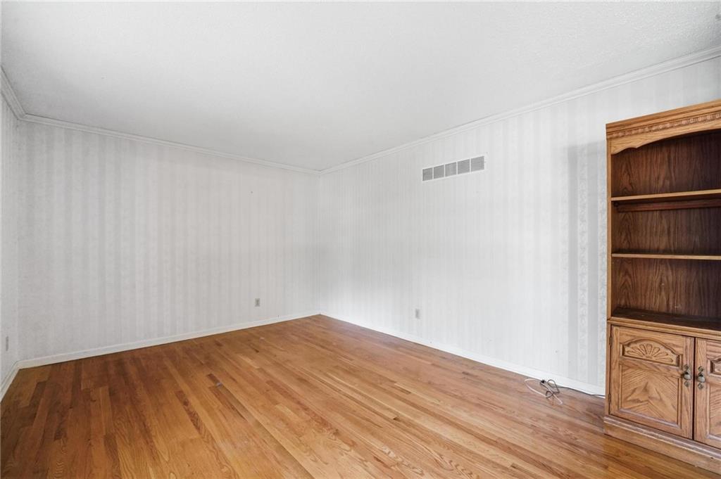 4332 S Dover Avenue Property Photo 6