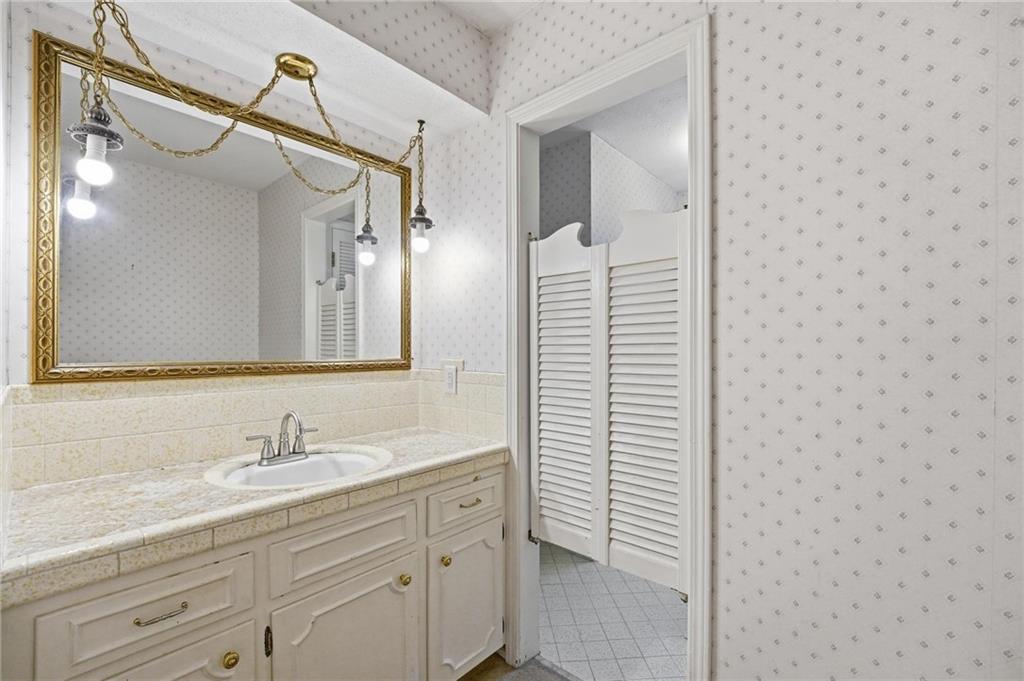 4332 S Dover Avenue Property Photo 26