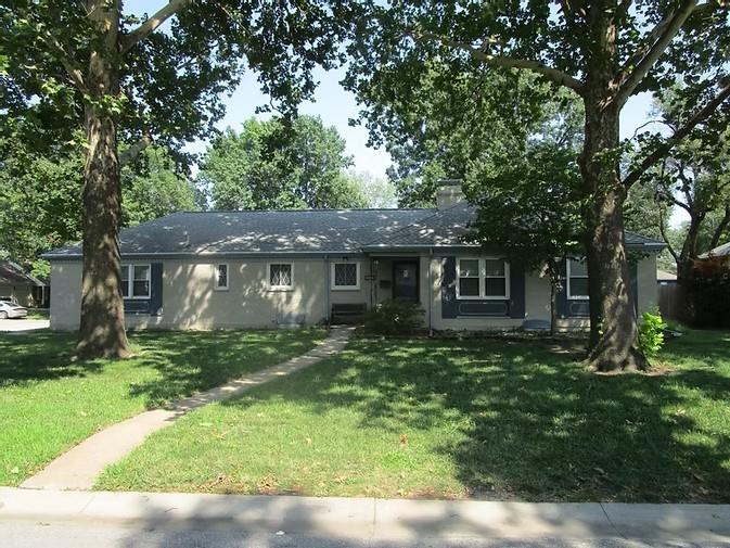 600 S Edgemere Drive Property Photo 1