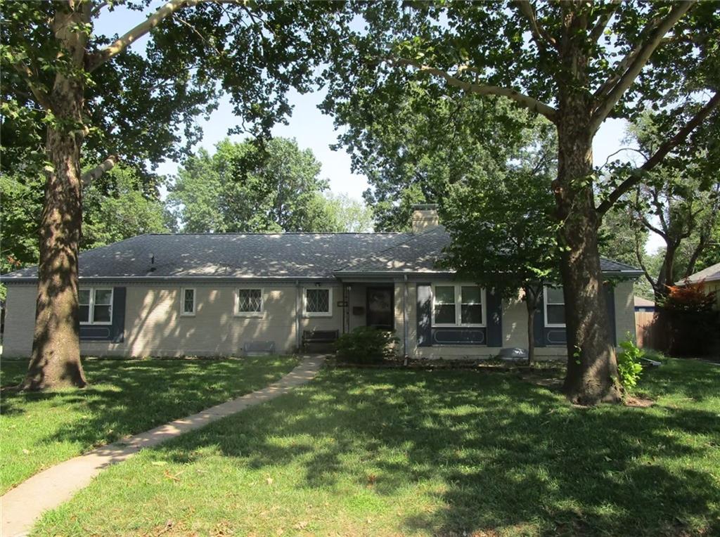 600 S Edgemere Drive Property Photo 2
