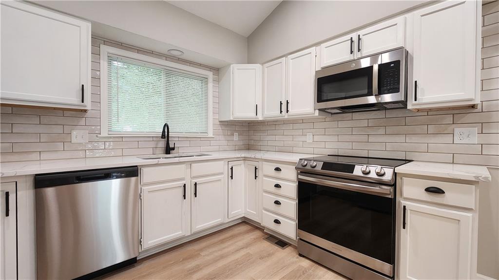 304 Wilshire Boulevard Property Photo 6
