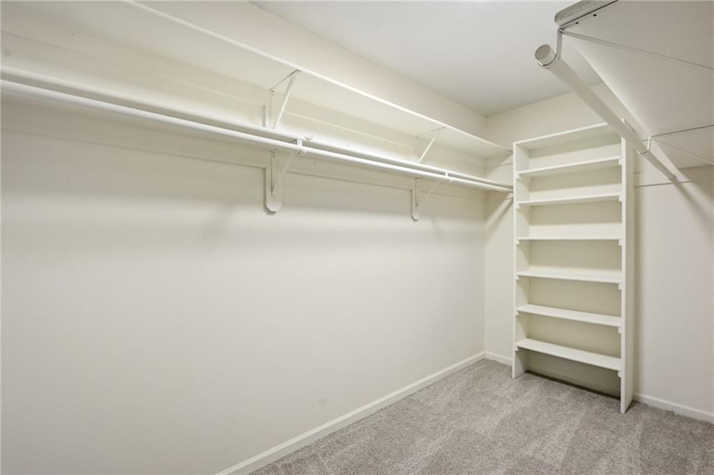 1636 Ne Thames Drive Property Photo 22