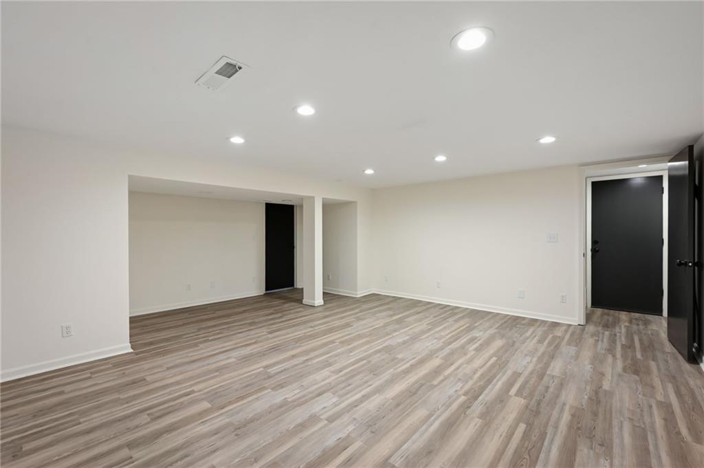 1636 Ne Thames Drive Property Photo 29
