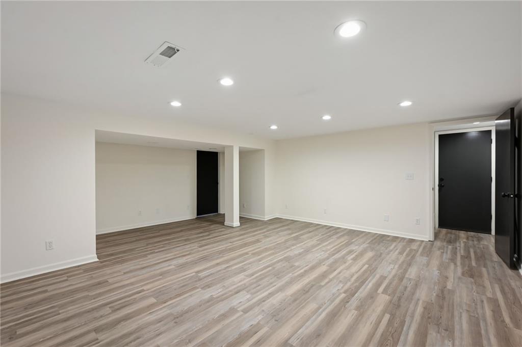 1636 Ne Thames Drive Property Photo 29