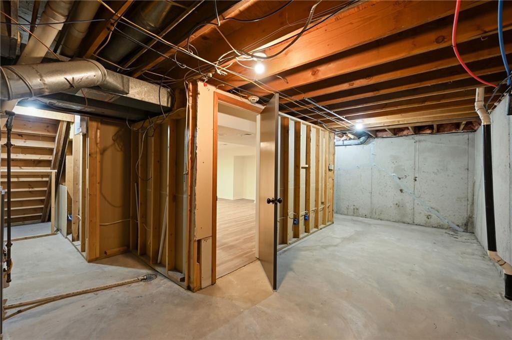 1636 Ne Thames Drive Property Photo 30