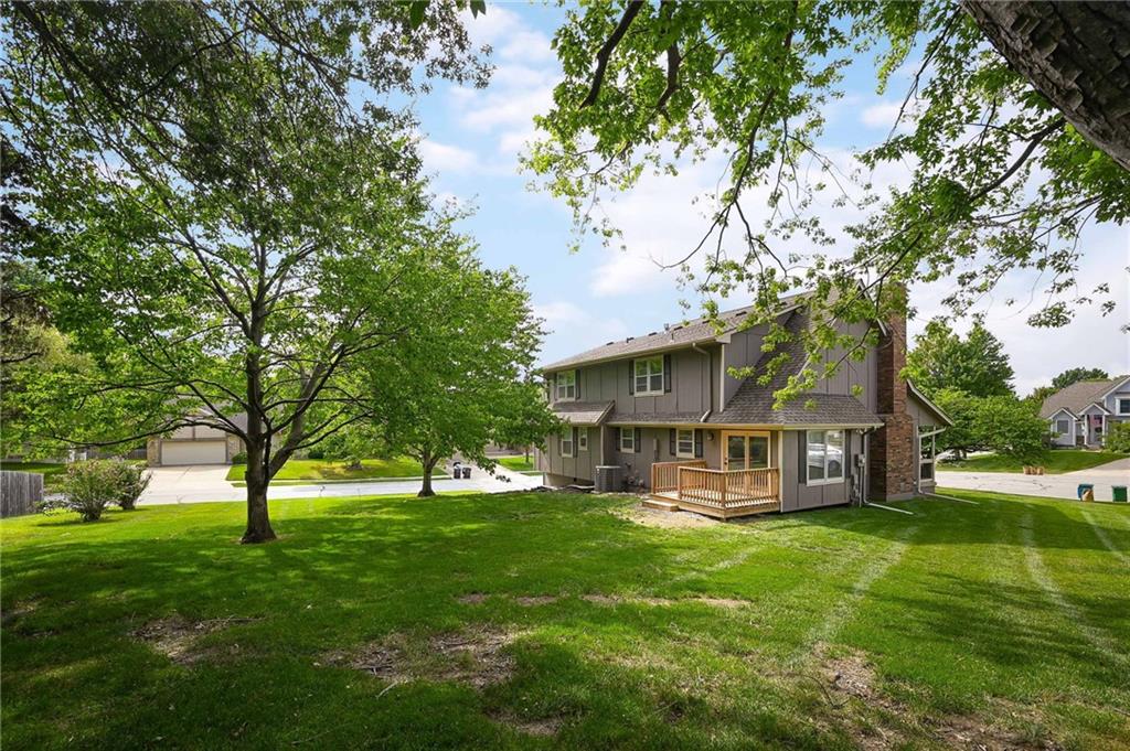 1636 Ne Thames Drive Property Photo 31