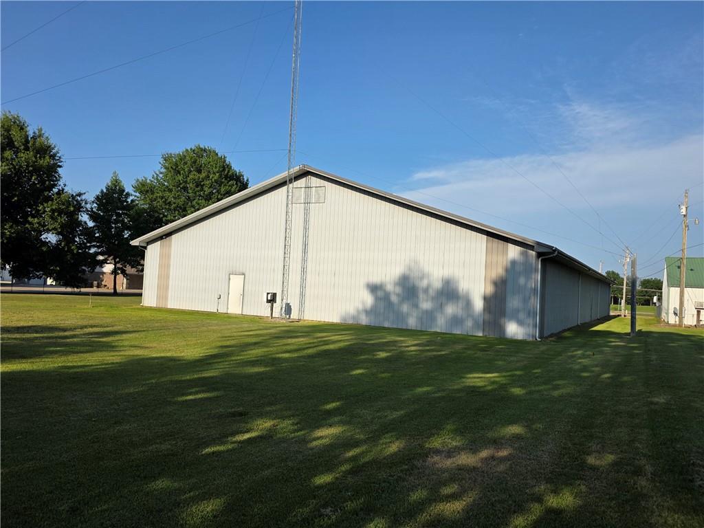 3220 S 32 Highway Property Photo 2