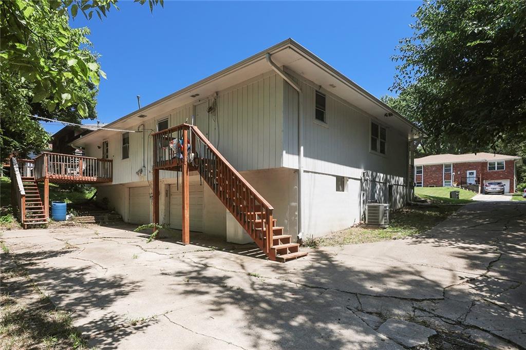 1610 N 59th Place Property Photo 3