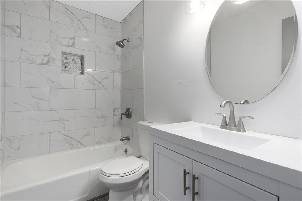 1610 N 59th Place Property Photo 12
