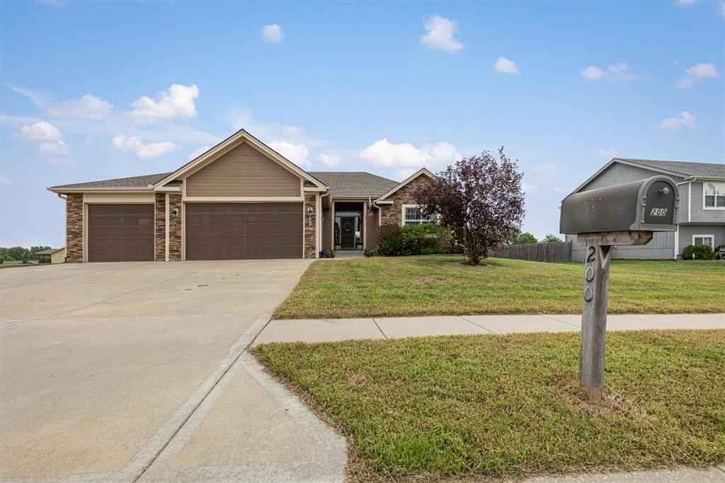 200 Rock Creek Terrace Property Photo 3