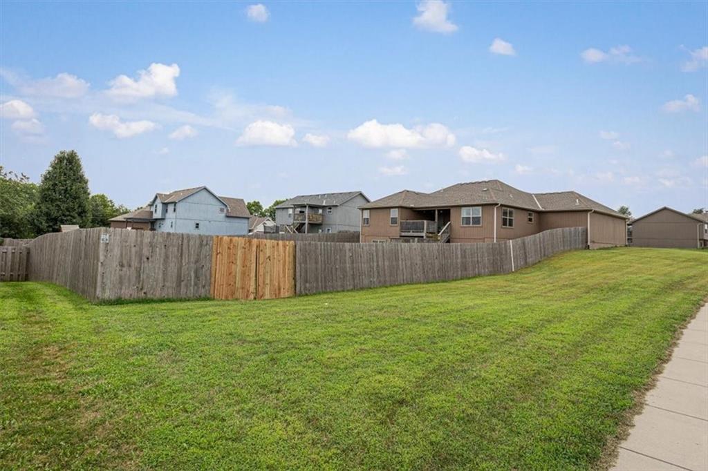 200 Rock Creek Terrace Property Photo 8