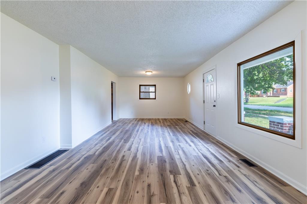 3023 Mitchell Avenue Property Photo 6