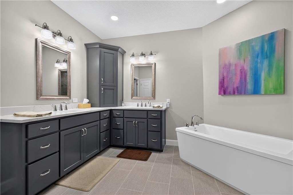 2228 Sw Waterfall Place Property Photo 27