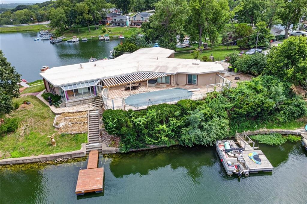 1109 Nw South Shore Drive Property Photo 1