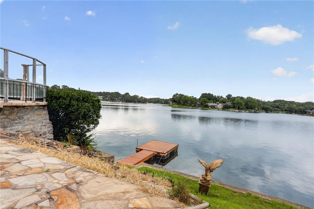 1109 Nw South Shore Drive Property Photo 4