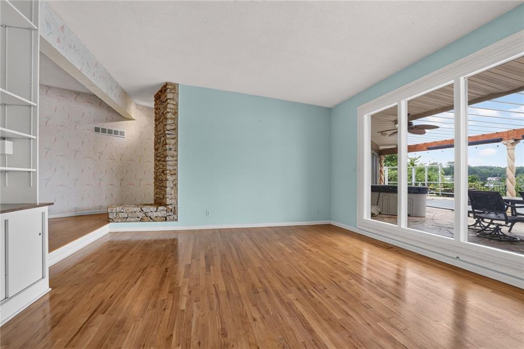 1109 Nw South Shore Drive Property Photo 12