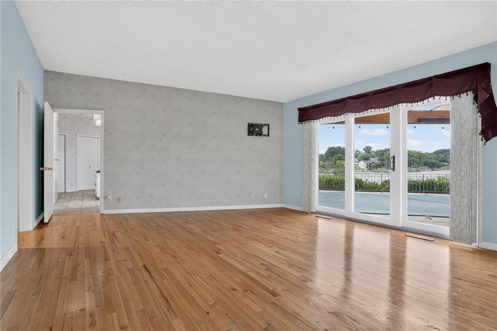 1109 Nw South Shore Drive Property Photo 25