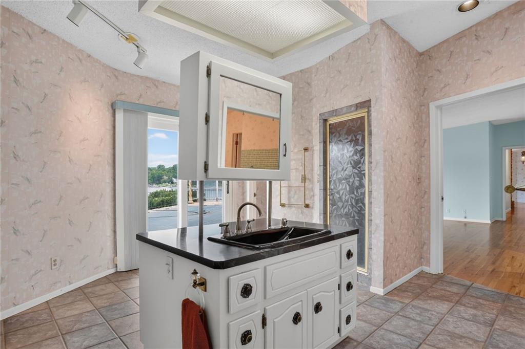 1109 Nw South Shore Drive Property Photo 28