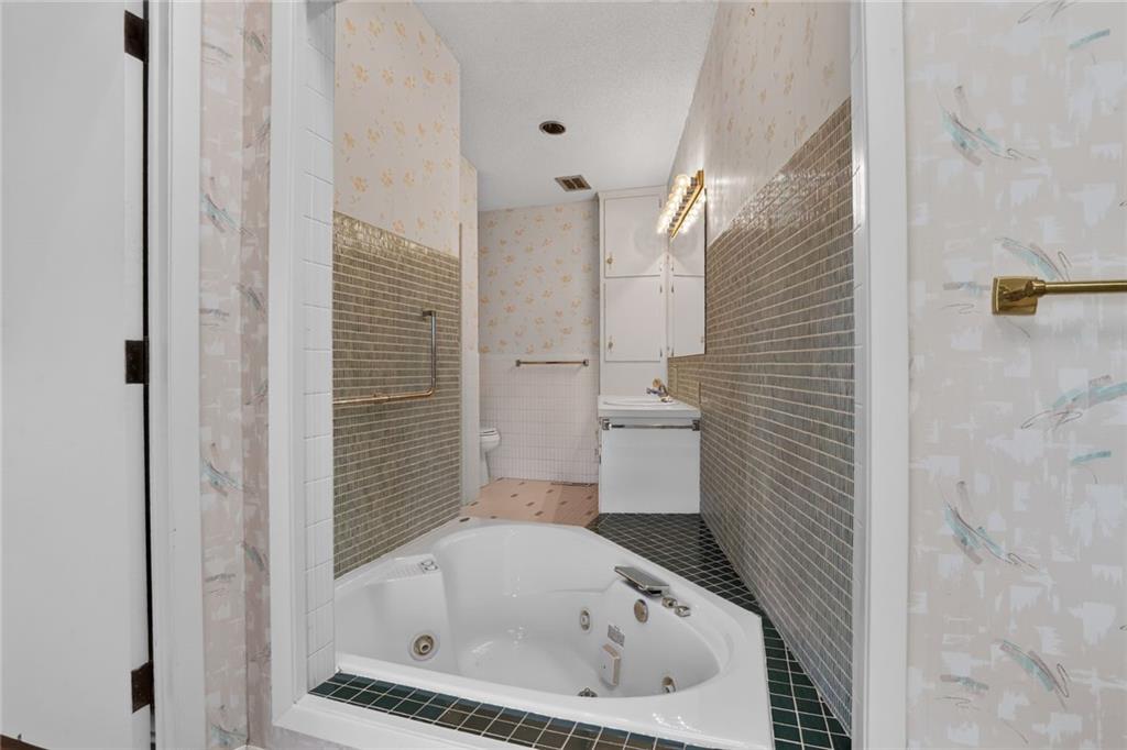 1109 Nw South Shore Drive Property Photo 30