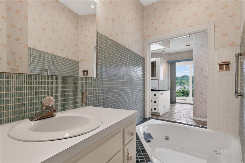 1109 Nw South Shore Drive Property Photo 32