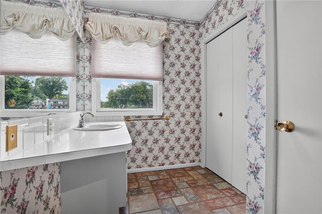 1109 Nw South Shore Drive Property Photo 33