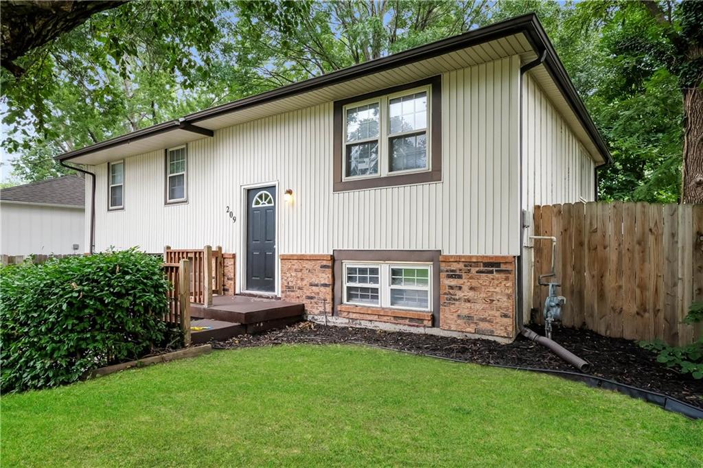 209 Valley Drive Property Photo 2