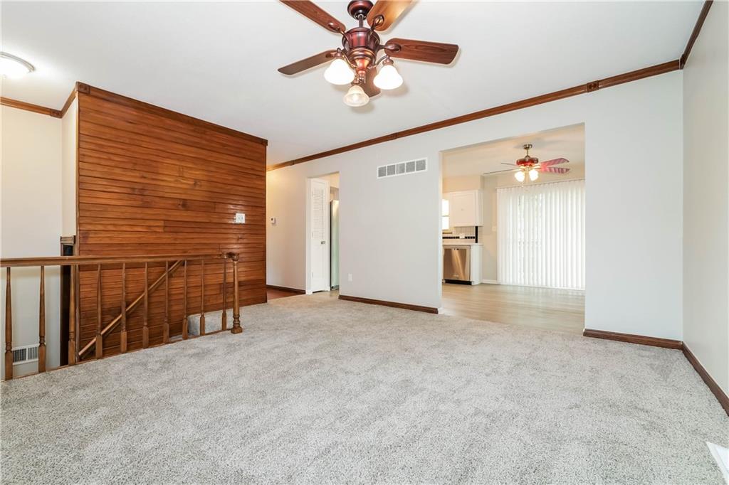 209 Valley Drive Property Photo 4