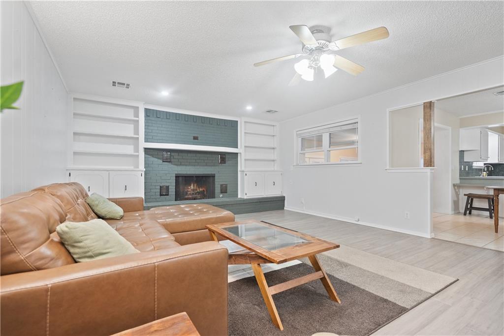 926 Lariat Drive Property Photo 6
