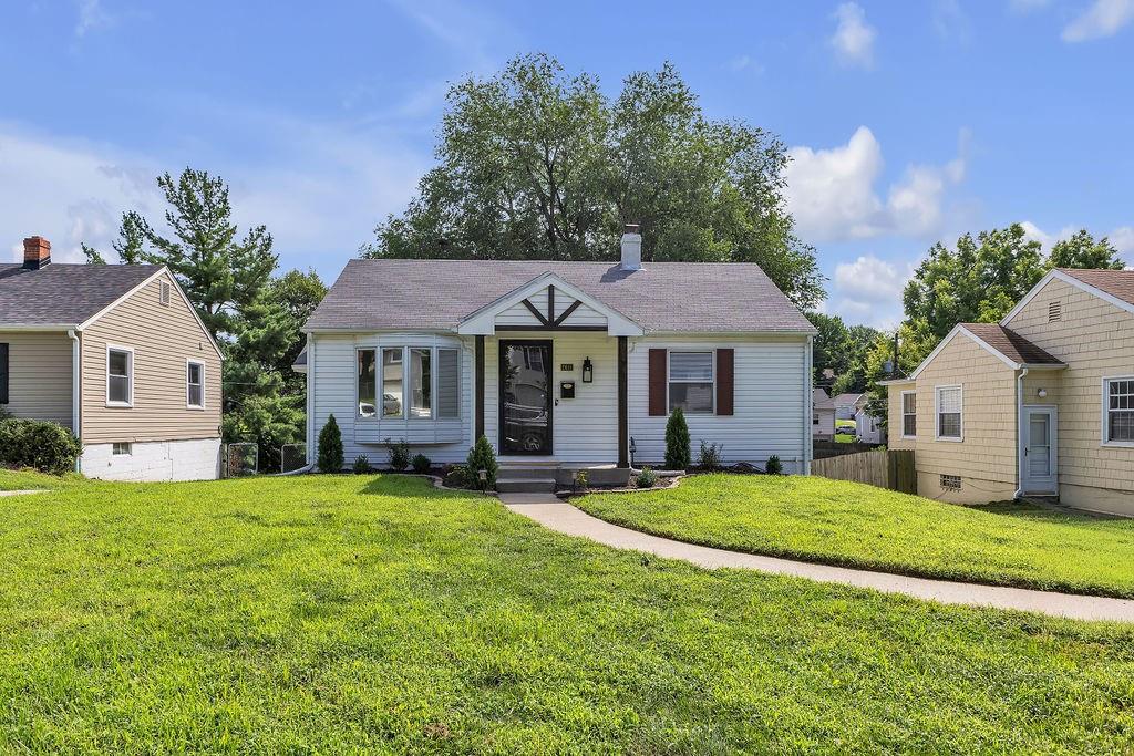 2611 Parallel Avenue Property Photo 1