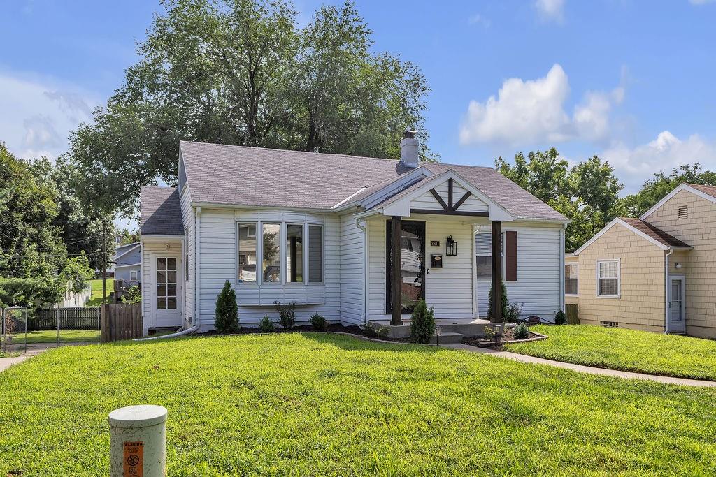 2611 Parallel Avenue Property Photo 2