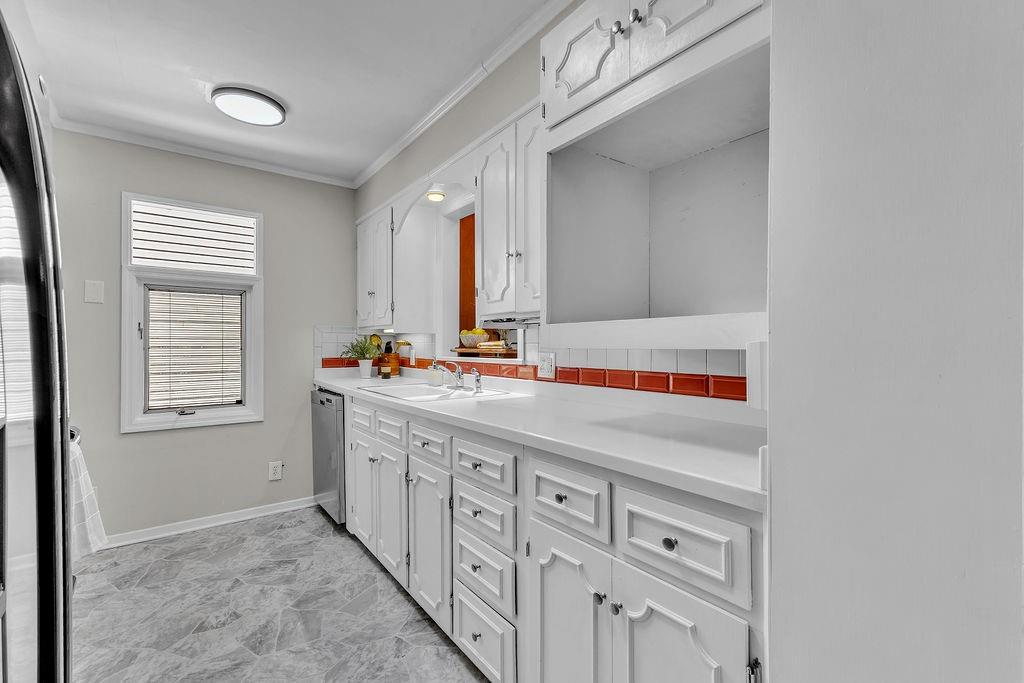 2611 Parallel Avenue Property Photo 17