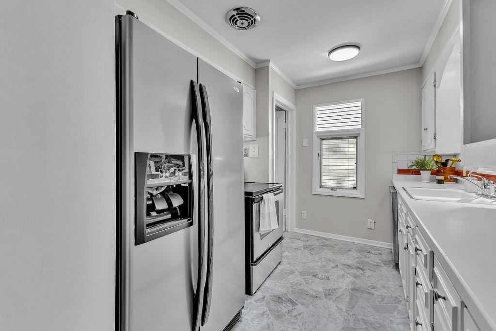 2611 Parallel Avenue Property Photo 18