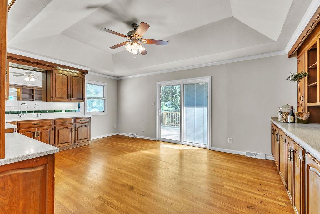 2611 Parallel Avenue Property Photo 21