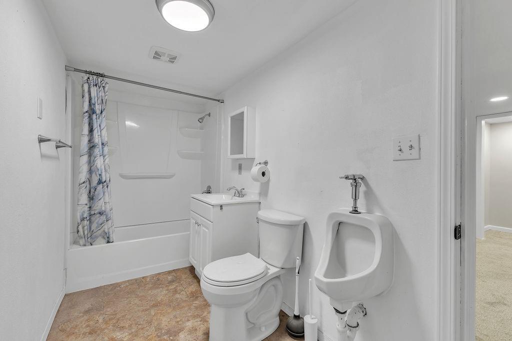 2611 Parallel Avenue Property Photo 31