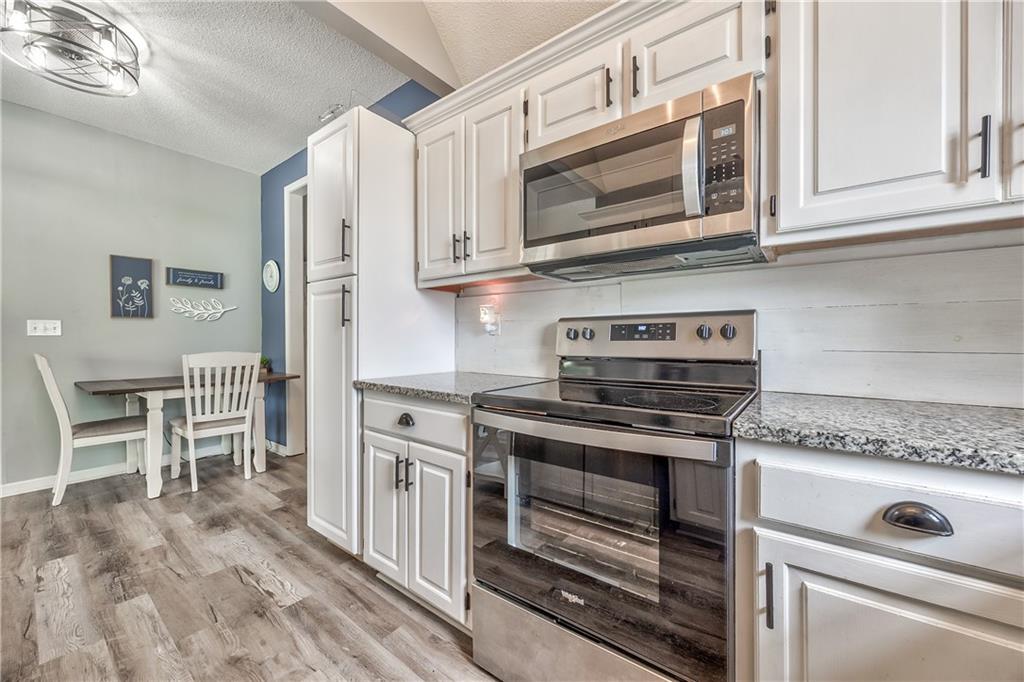 809 N Persimmon Drive Property Photo 6