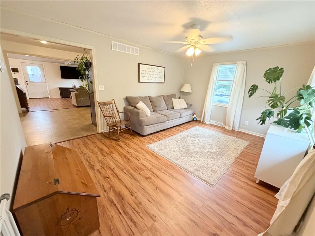205 N Mulberry Street Property Photo 3