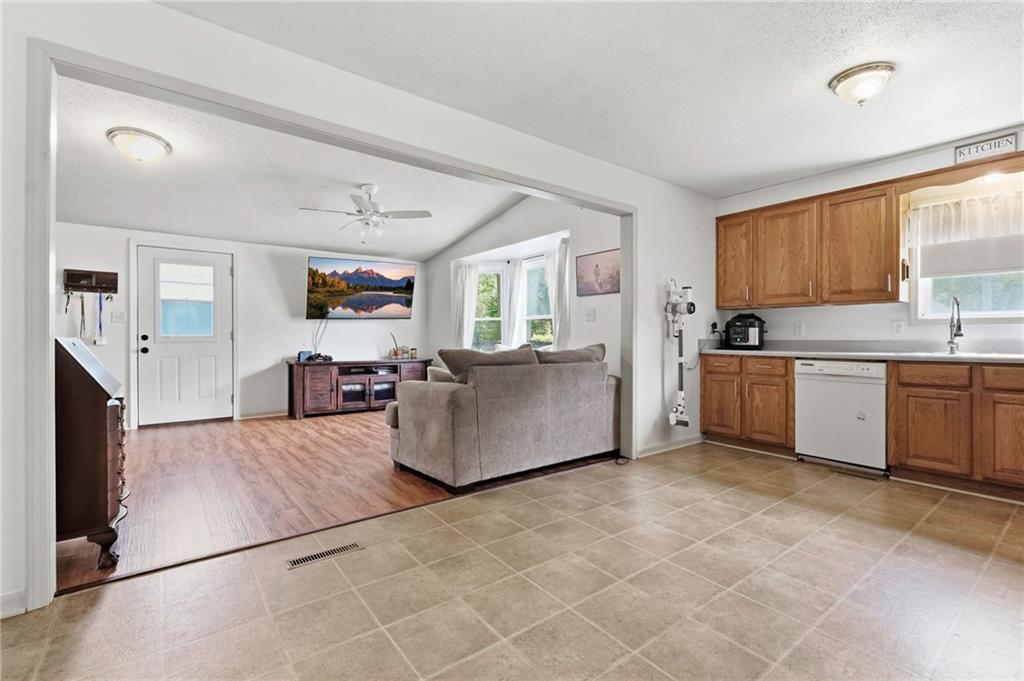 205 N Mulberry Street Property Photo 5