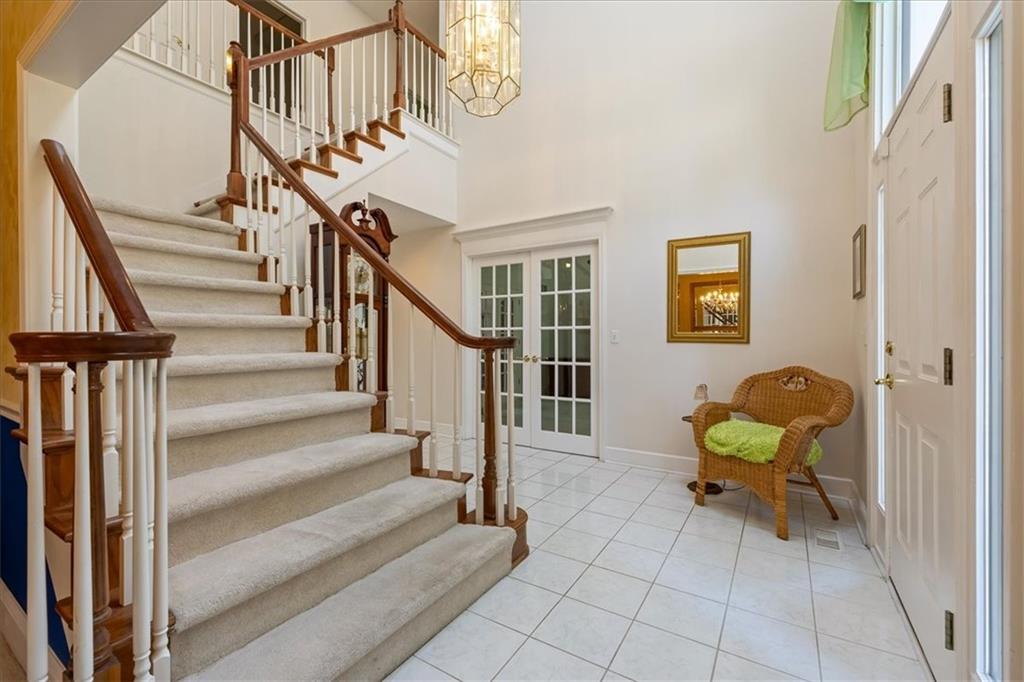 605 Edgewood Drive Property Photo 4