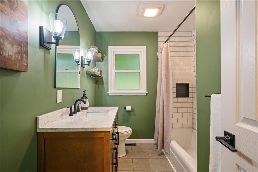 1421 Monterey Way Property Photo 12