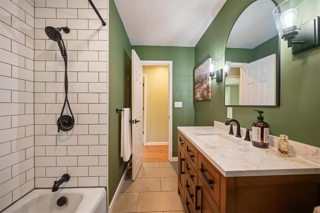 1421 Monterey Way Property Photo 13
