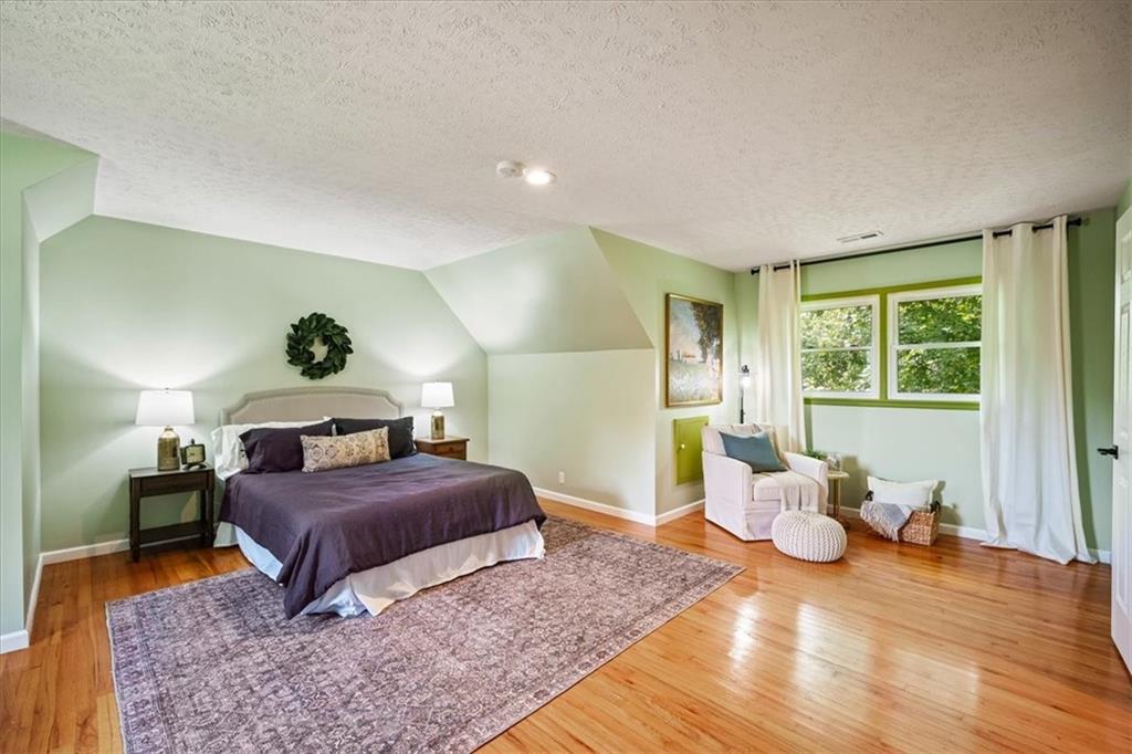 1421 Monterey Way Property Photo 17