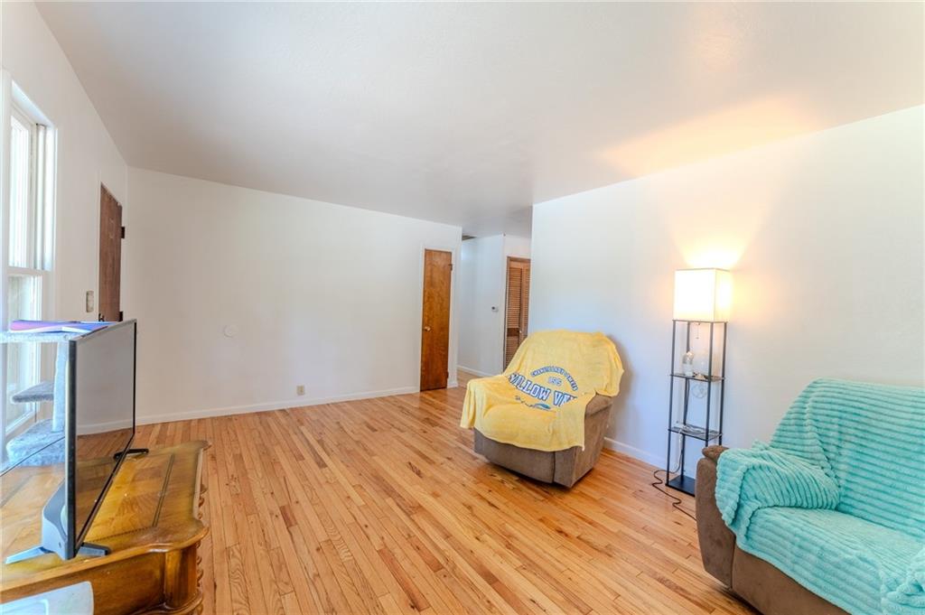 1608 S Malcolm Avenue Property Photo 4