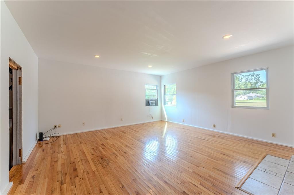 1608 S Malcolm Avenue Property Photo 11
